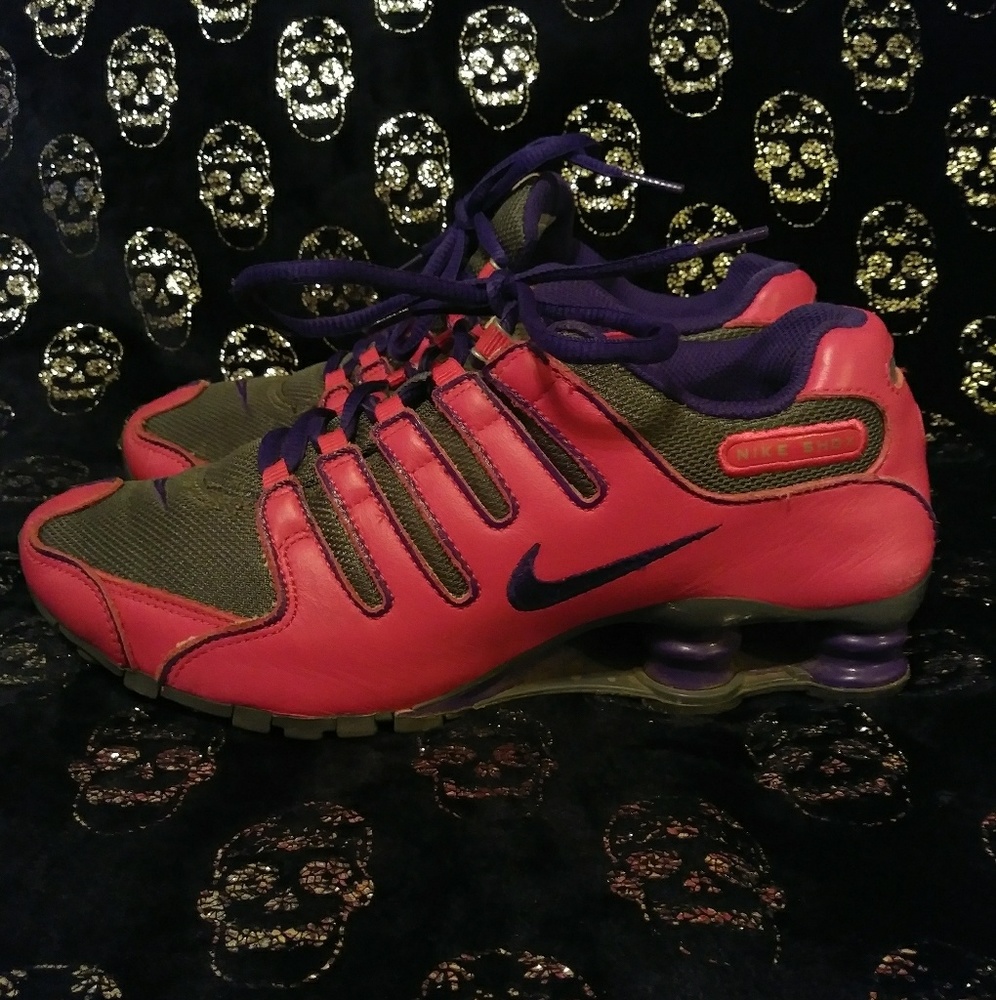 *Like New* Nike Shox