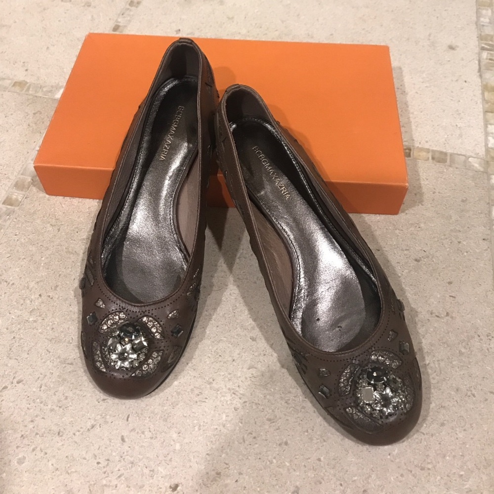 BCBGMAXAZRIA ladies flats