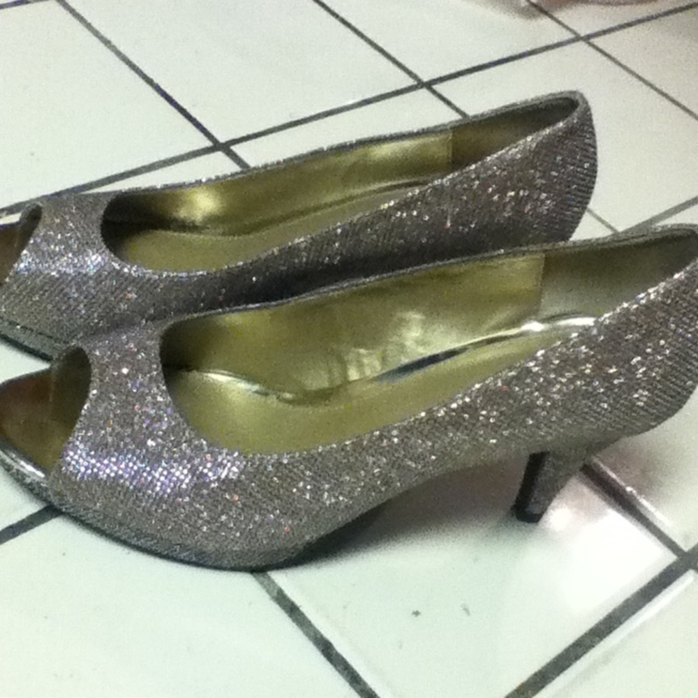 New glittery open toe pumps