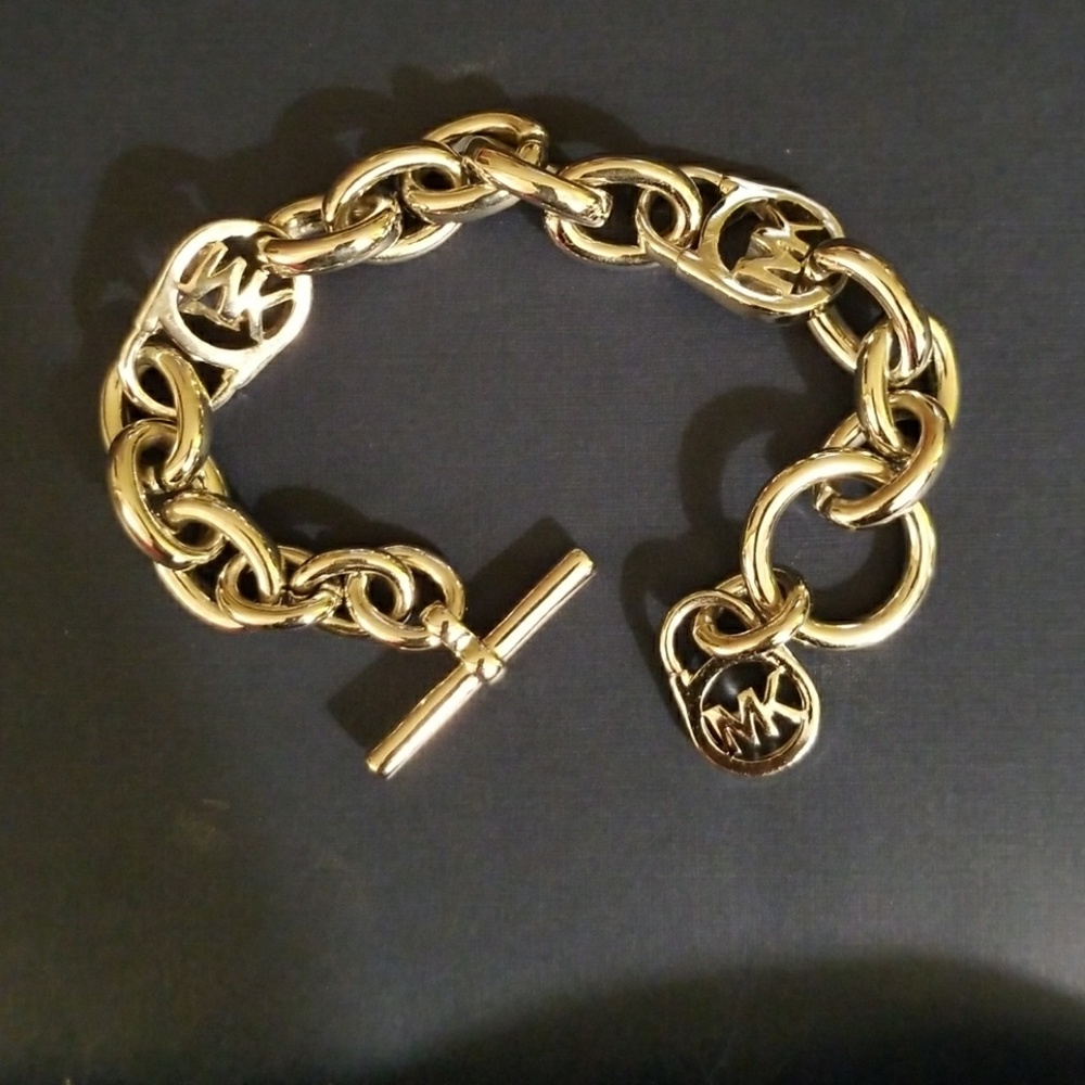 SILVER TONE MICHAEL KORS BRACELET