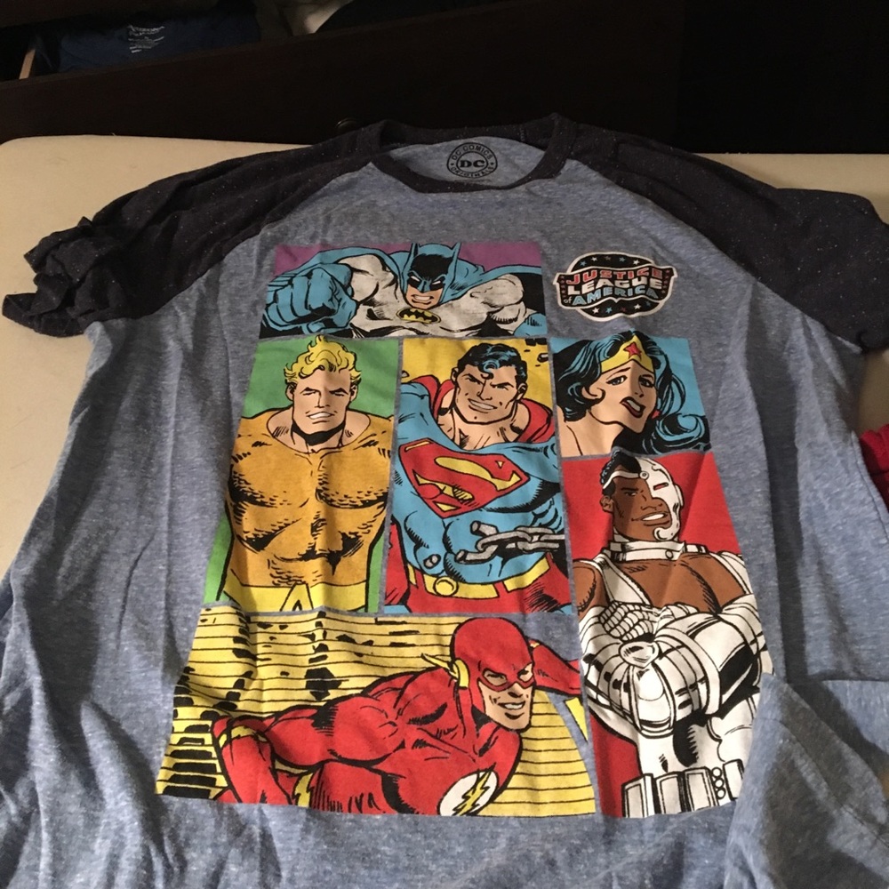 D.C. Comic Vintage looking justice league t-shirt
