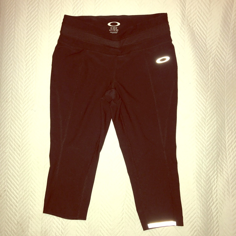 Oakley high waisted Capri w/ reflective detail