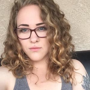 Meet your Posher, Clair