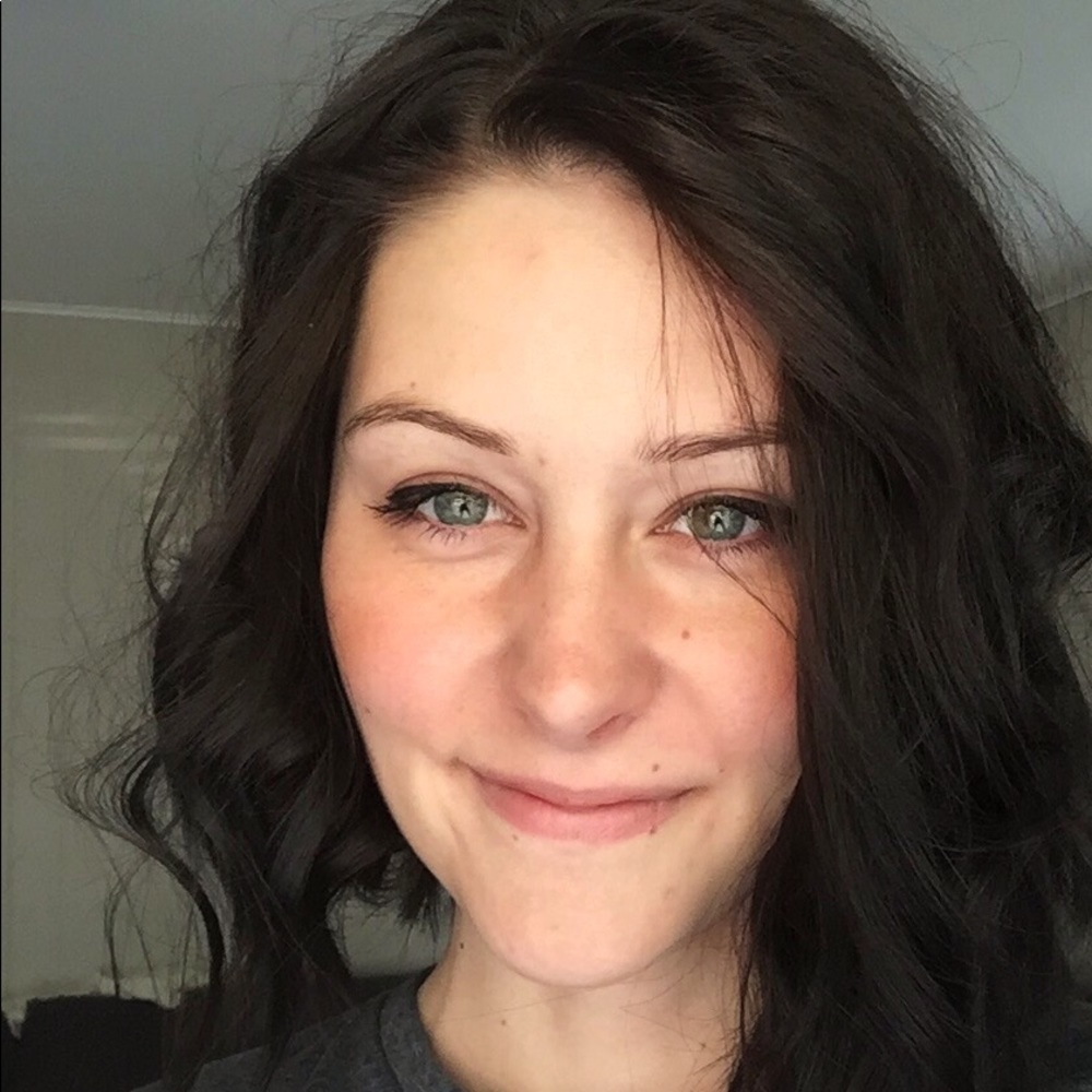 Meet your Posher, Amanda