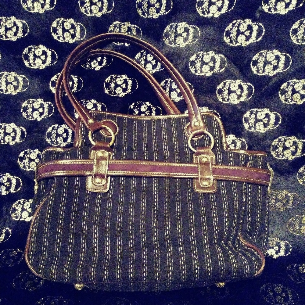 Apt.9 Purse - Picture 2 of 3