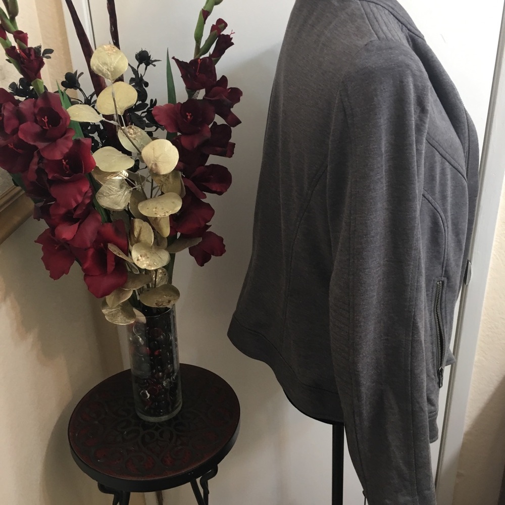 💜Zip up jacket💜 - Picture 4 of 6