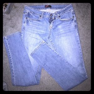 Forever 21 light wash skinny jeans size 28