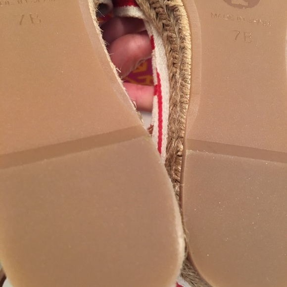 Tory Burch wedge sandal/size 7 - Picture 4 of 5