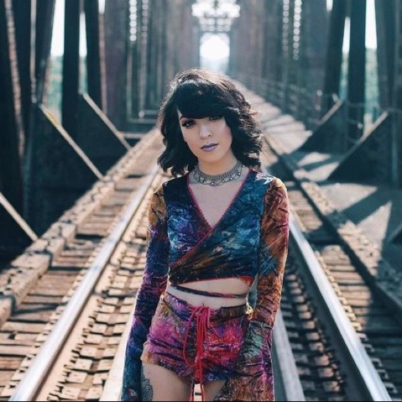 Current Mood Groovy Baby Velvet Bell Top - Picture 6 of 7