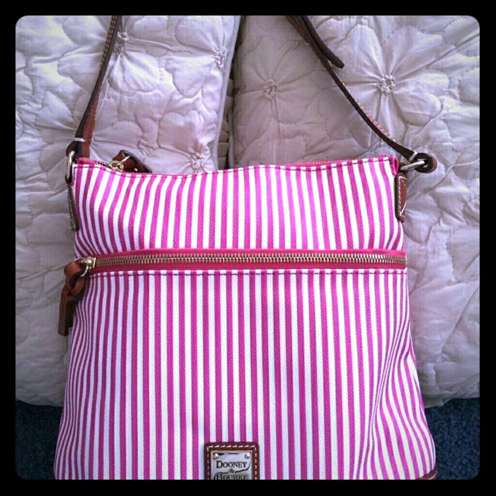 Dooney & Bourke bag, Pristine condition