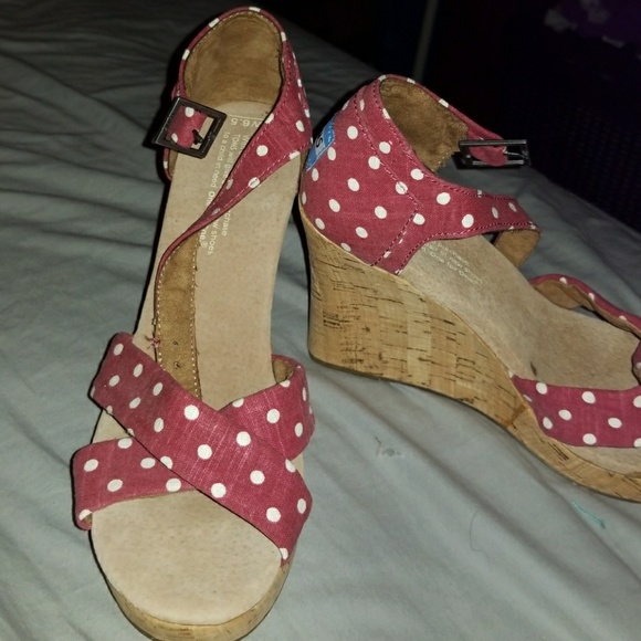Toms Shoes - Tom's wedges red with white pokadots