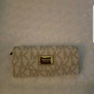 Michael Kors long wallet