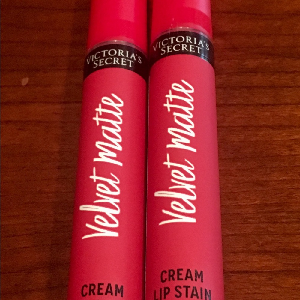 New Victoria's Sectet Velvet Mat Lip Stain (2 Pack