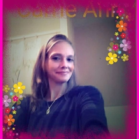 Meet your Posher, Carrie - Picture 1 of 1
