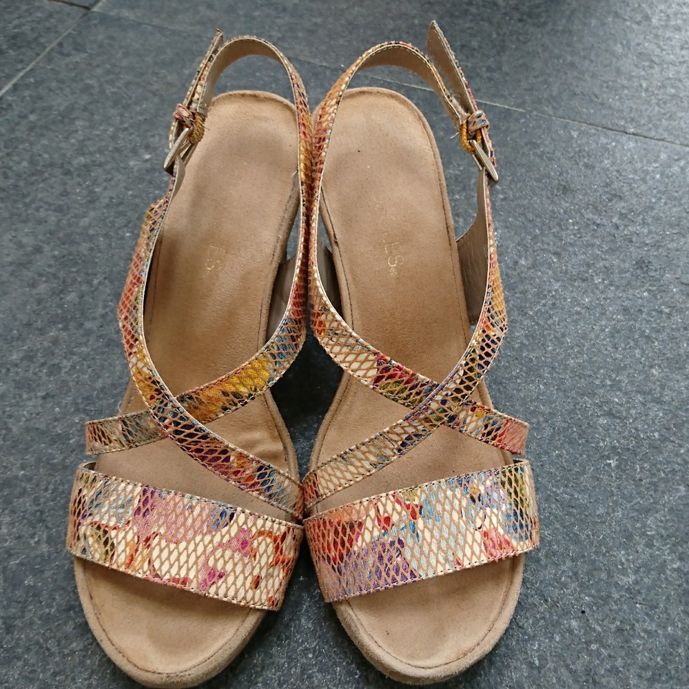 AeroSoles wedge Sandle