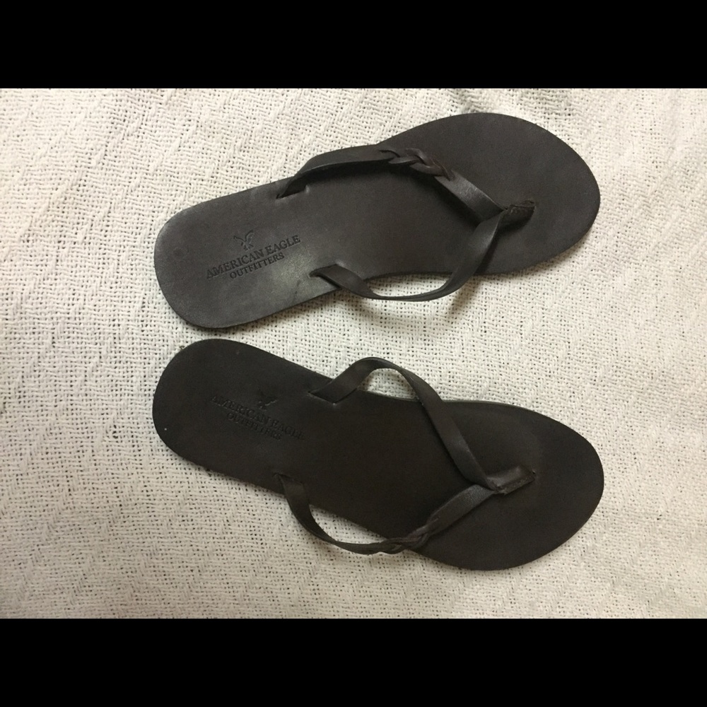 American Eagle flip flops