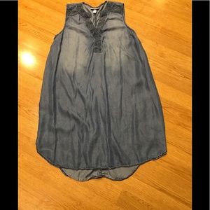 Cute Liz Lange maternity dress/tunic🐣