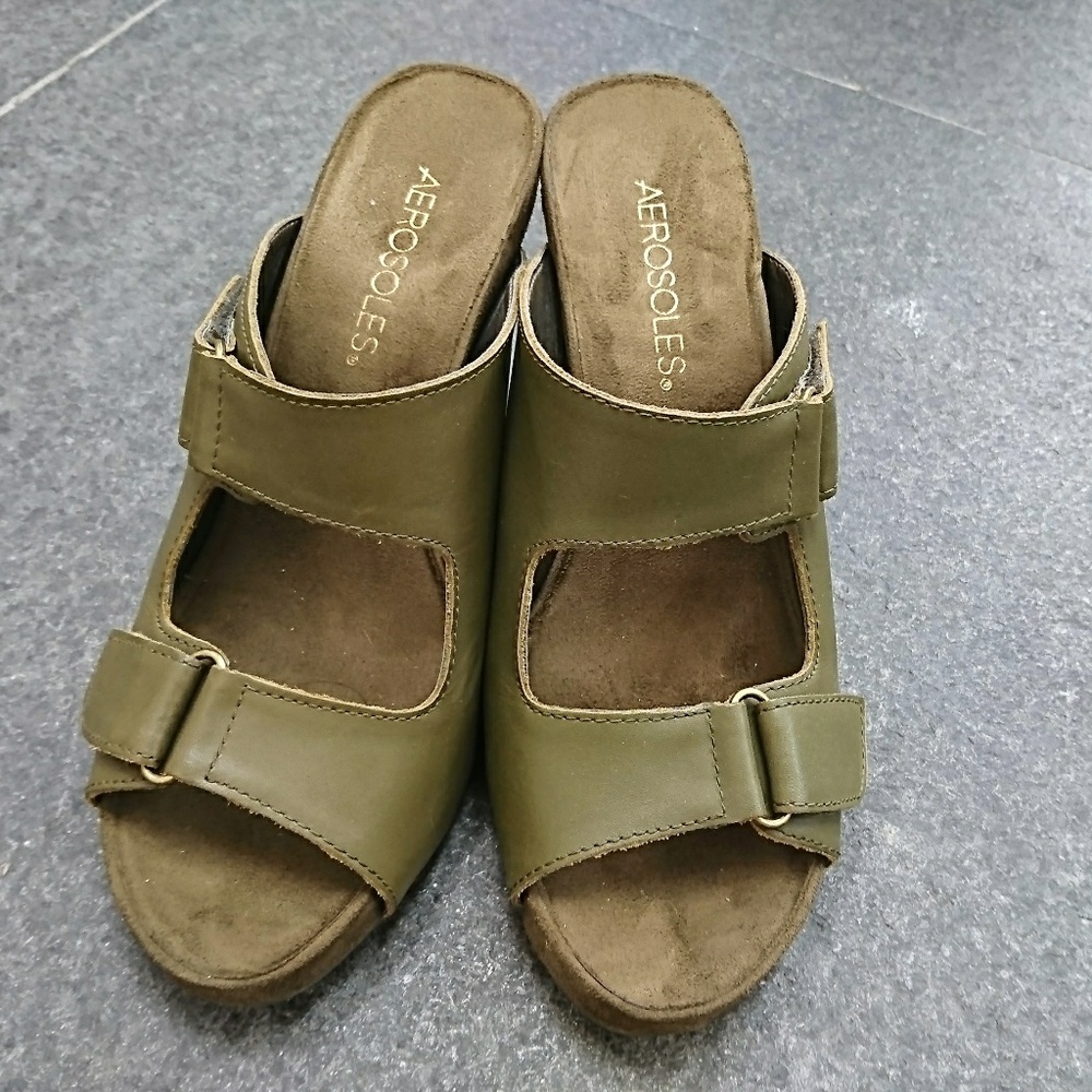 AEROSOLES GREEN SANDLE WEDGE