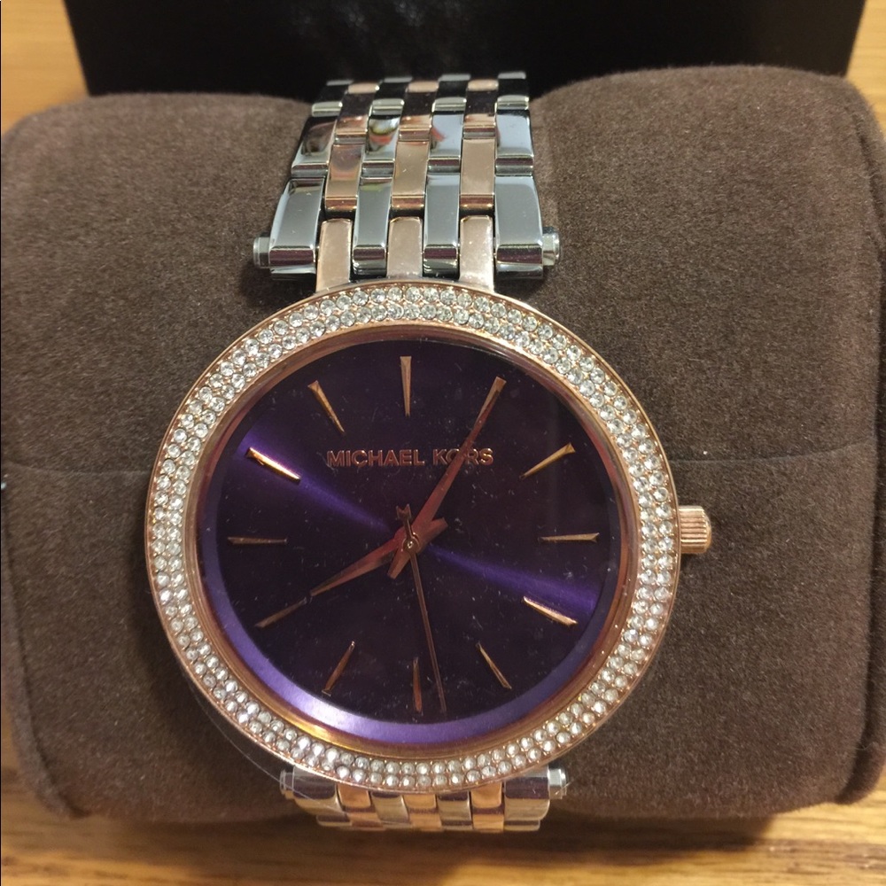 Michael Kors Watch - Picture 2 of 2
