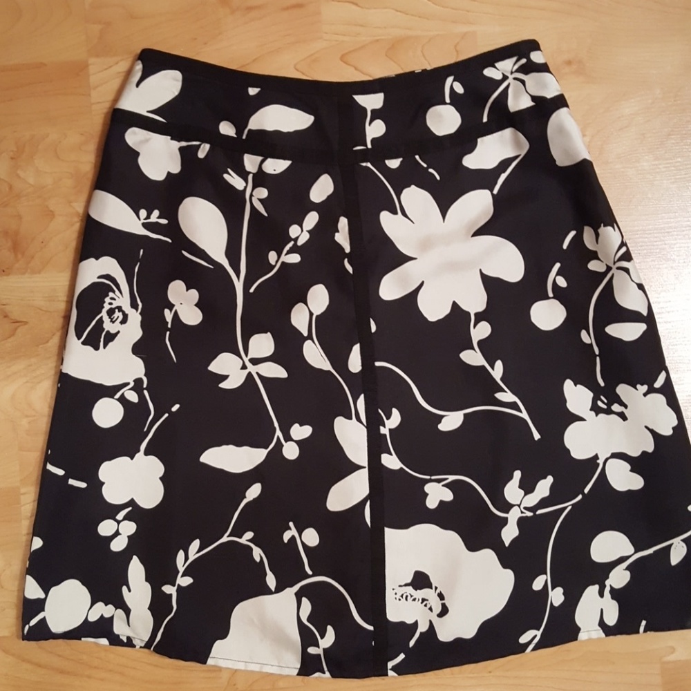 AK Anne Klein skirt