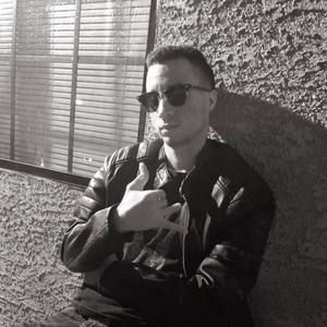 Meet your Posher, Lázaro