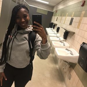 Meet your Posher, Olivia