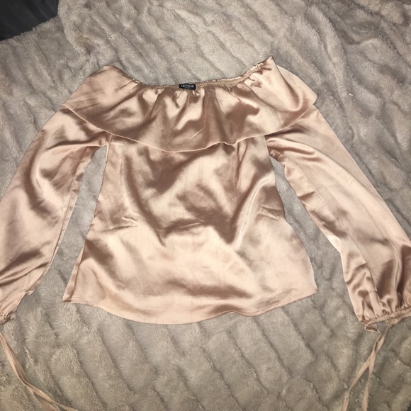 Satin top 💕 - Picture 2 of 5