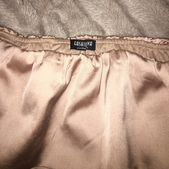 Satin top 💕 - Picture 3 of 5