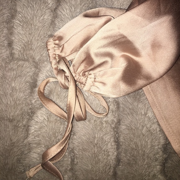 Satin top 💕 - Picture 4 of 5