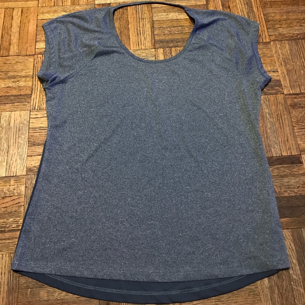Sport Essentials Women’ s Athletic Top Size XL