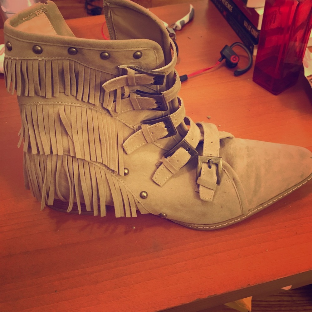 Penny Loves Kenny sz 9 fashion bootie.