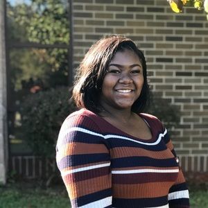 Meet your Posher, Adriana