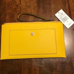 SALE 🆕 MK Greenwich Leather Snap Pocket Clutch