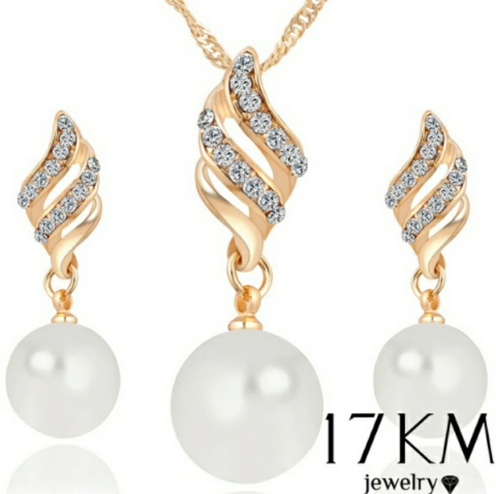 🆕"17KM" WHITE PEARL, NECKLACE & EARRING SET