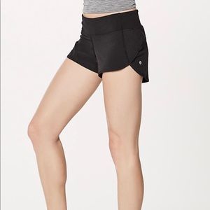 Lululemon 2.5 in speed shorts Perfect condition!