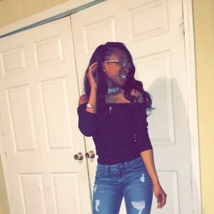 Meet your Posher, Kanisha