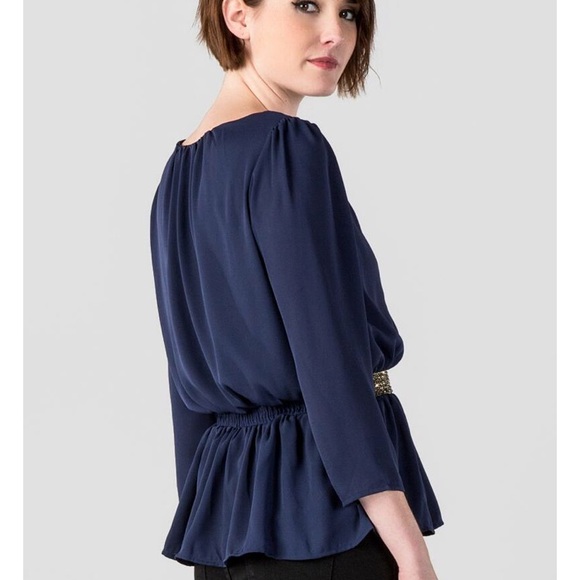 Francesca’s Collection Peplum Top - Picture 3 of 5