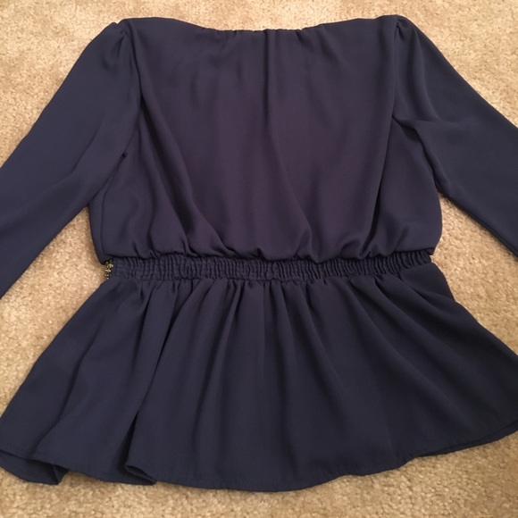 Francesca’s Collection Peplum Top - Picture 5 of 5