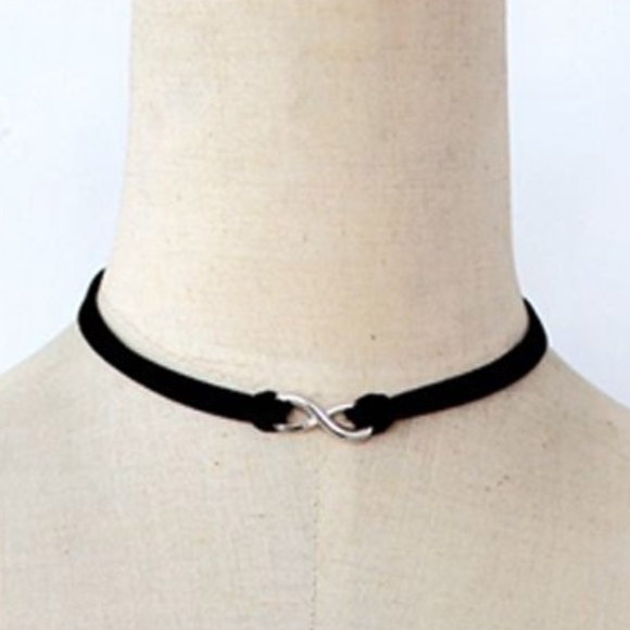 Jewelry - Infinity pendant choker/ necklace