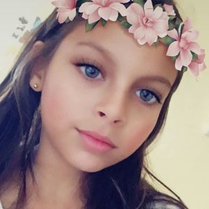 Meet your Posher, Roxana