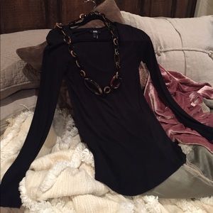Scoop neck long sleeve top