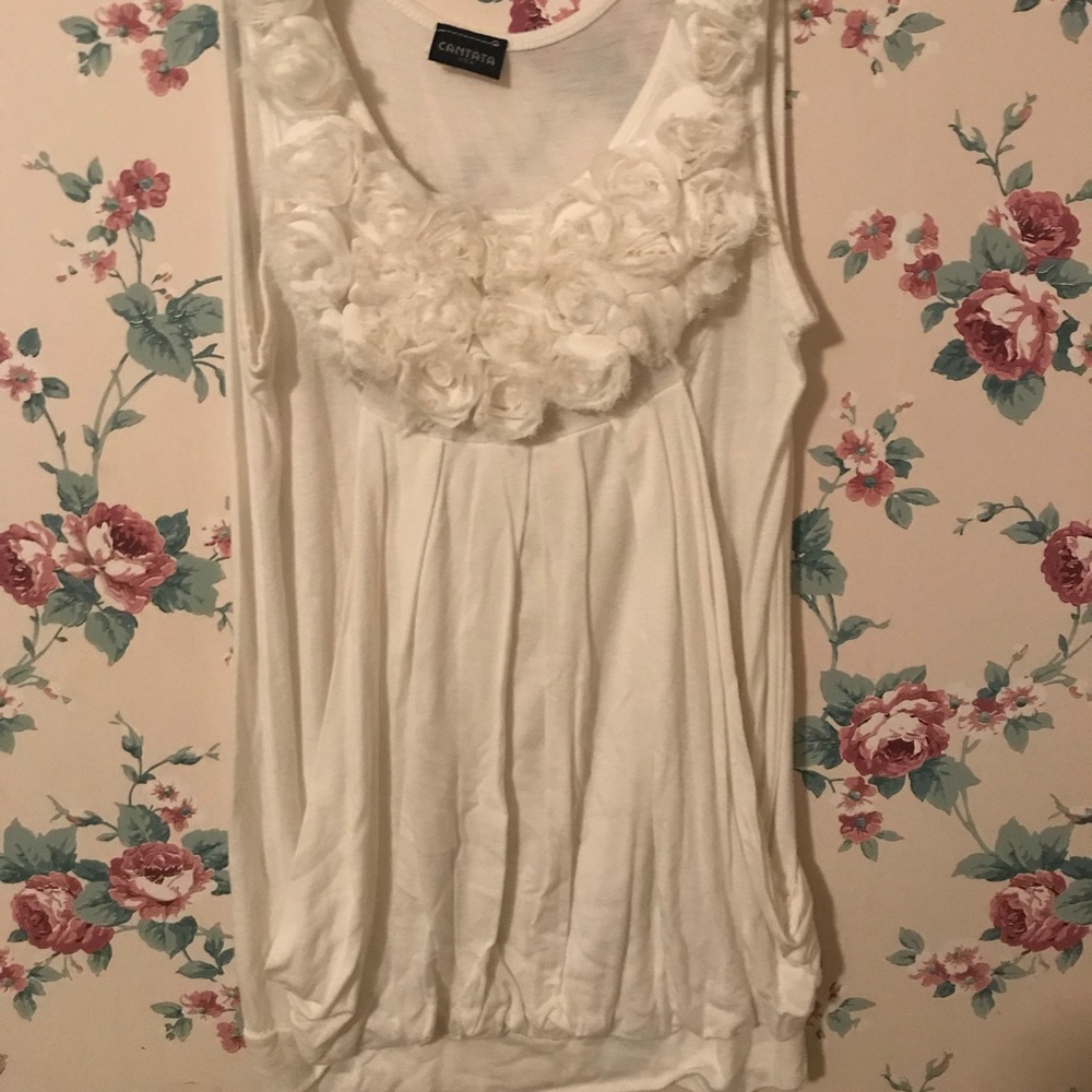 Cream Flower Embellished Tank 🔴🔴 SALE 🔴🔴