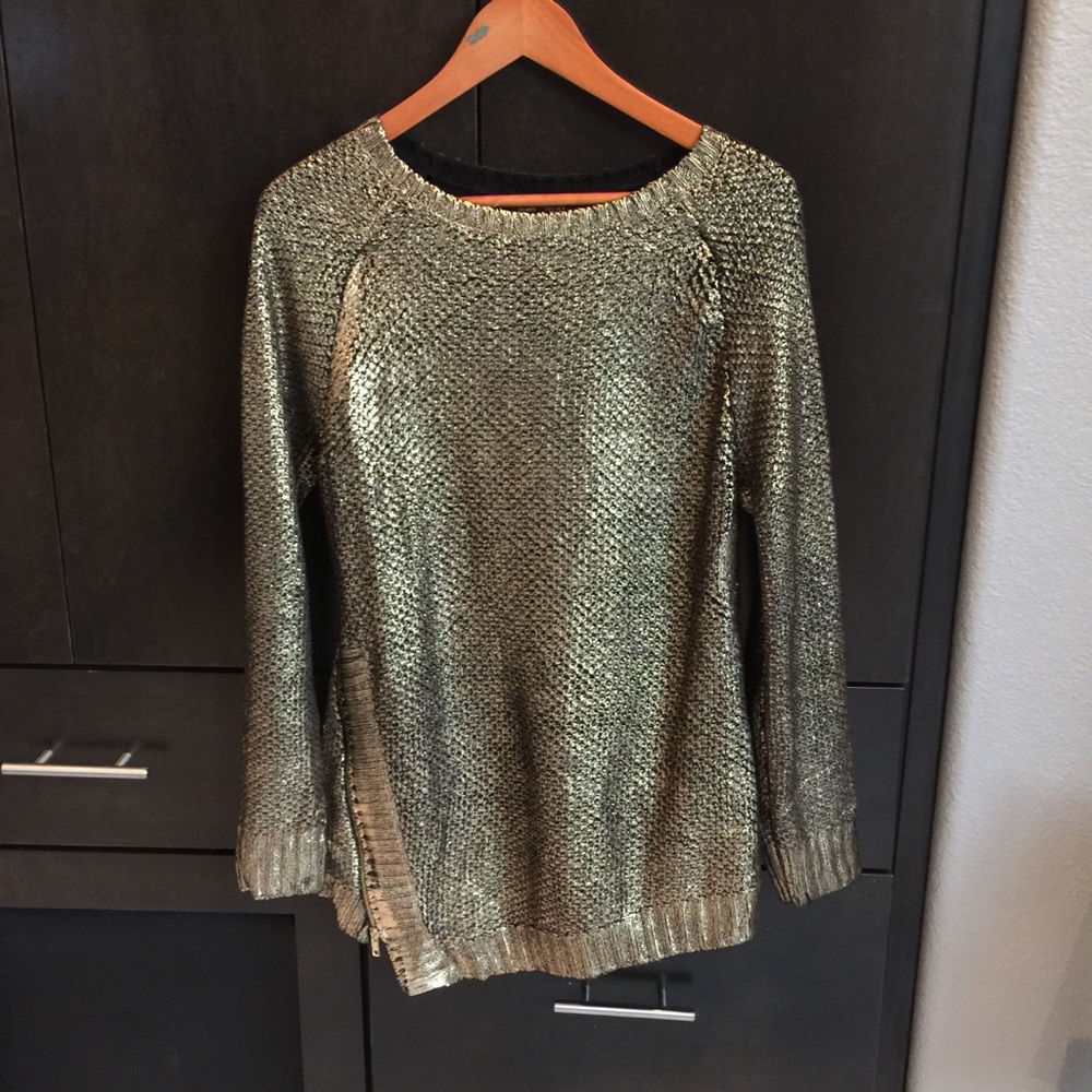Romeo & Juliet Couture metallic zip sweater