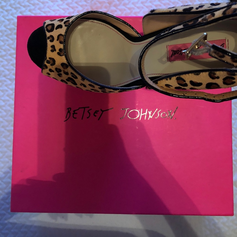 Betsy Johnson Leopard print heels