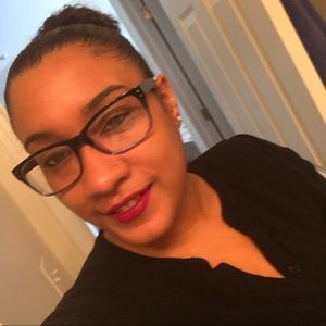 Meet your Posher, Yasmine