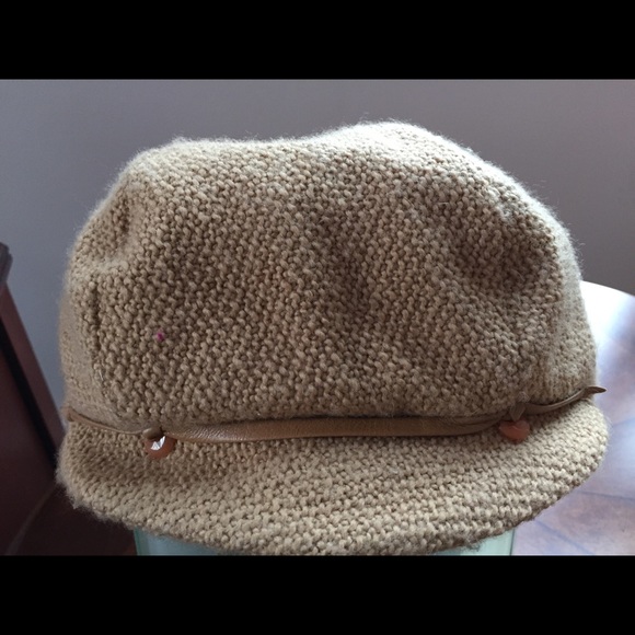 Jennifer Oullette hat