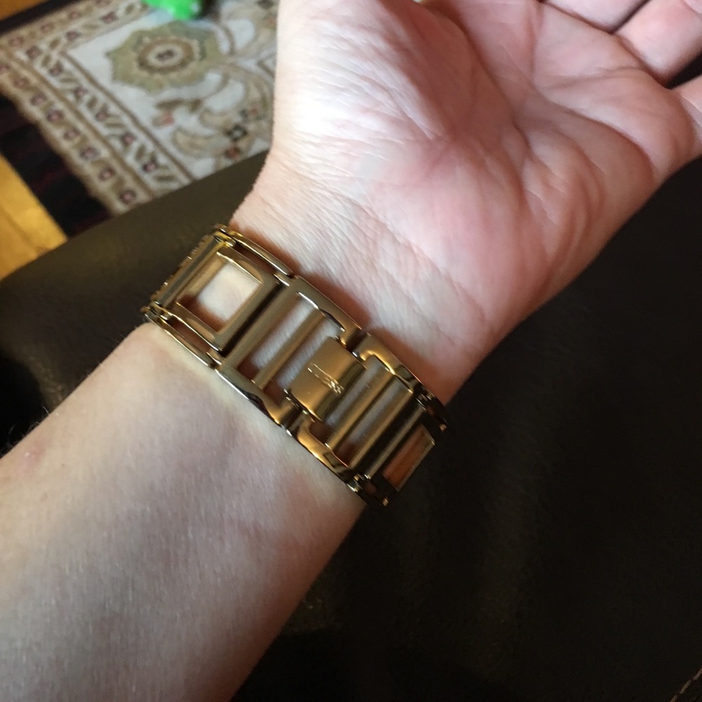 Watch - Picture 4 of 4