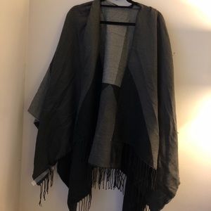 14th & Union Gray and Black Shawl
