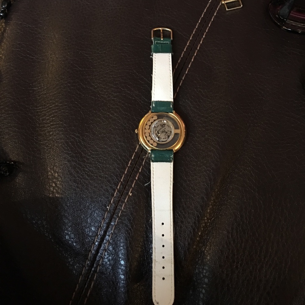 Watch - Picture 3 of 5