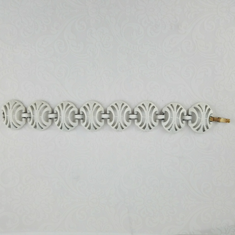 Vintage chunky white rounded panel bracelet! - Picture 4 of 5